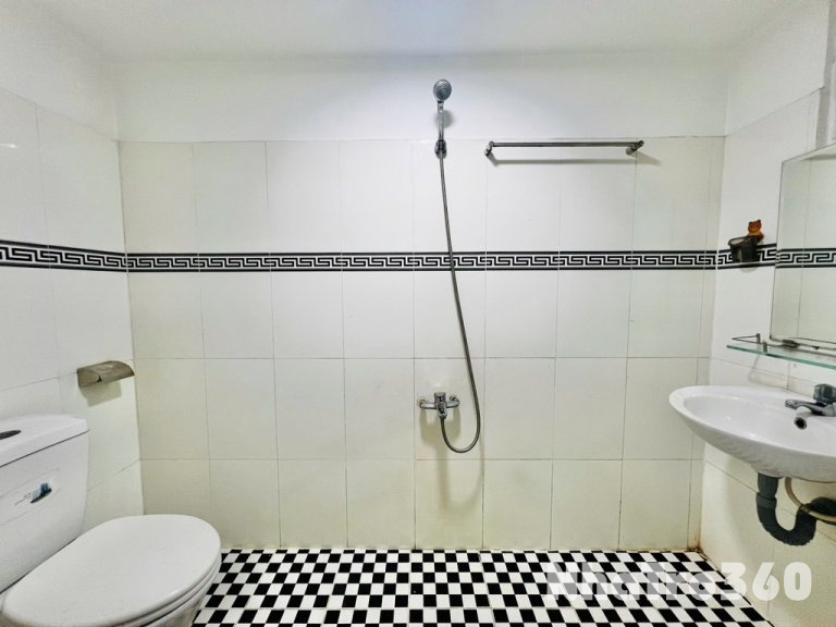 DUPLEX XINH KẾ BÊN VHU-HUIT 5P ĐI XE