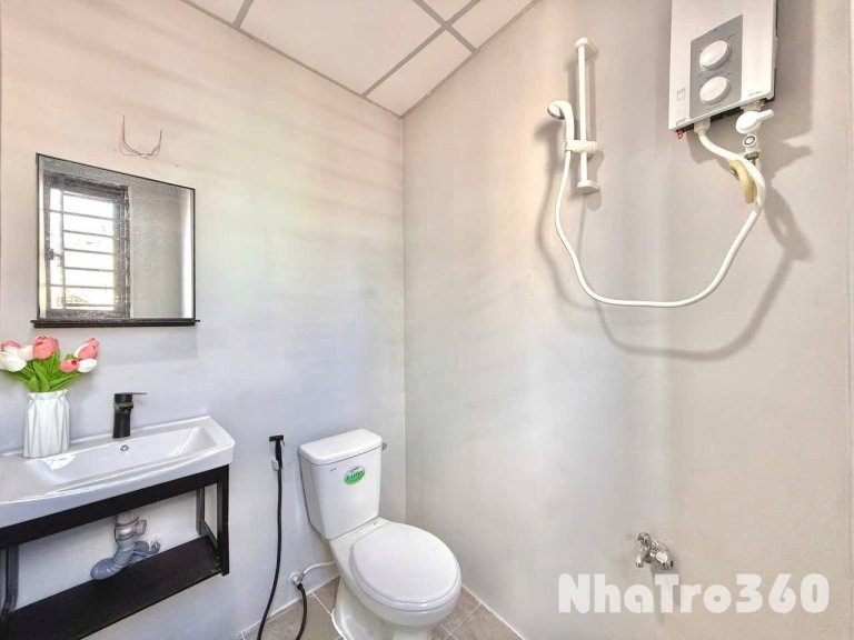 Cho thuê căn hộ 2PN, Q4, đường Tôn Thất Thuyết, gần Cầu Tân Thuận, ĐH Nguyễn Tất Thành, Nhà Thờ Xóm Chiếu