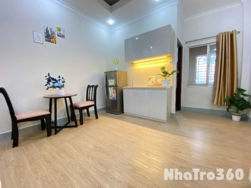 Phòng full nội thất cửa sổ thoáng Trần Văn Đang Q3