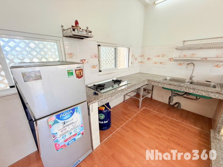 Căn 2PN full nội thất ban công TÔN THẤT THUYẾT Q4