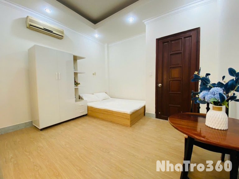 Phòng full nội thất cửa sổ thoáng Trần Văn Đang Q3