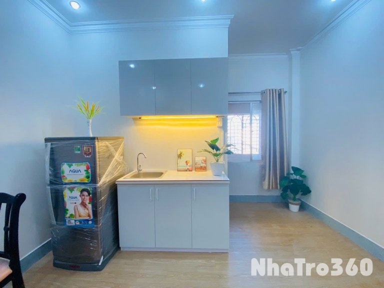 Phòng full nội thất cửa sổ thoáng Trần Văn Đang Q3