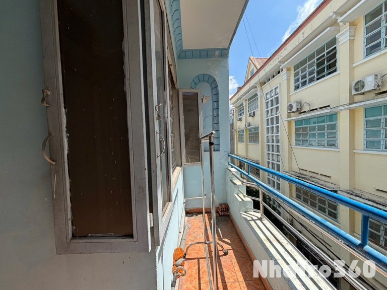 Khai trương gác đường Thành Thái Quận 10