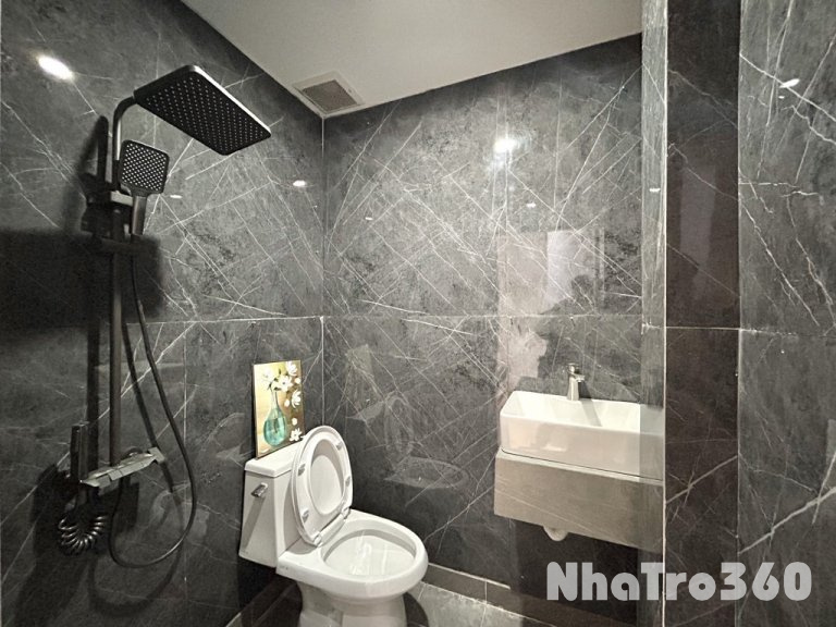 Địa chỉ: Phạm Văn Chí Quận 6