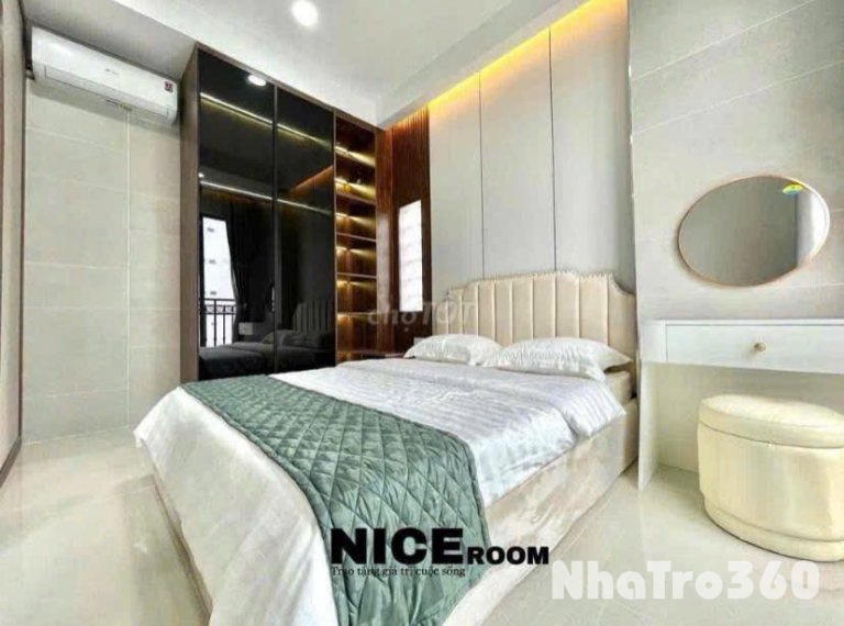 Studio tách bếp nơ trang long