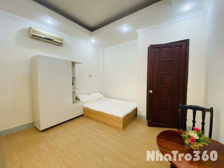 Phòng full nội thất cửa sổ thoáng Trần Văn Đang Q3