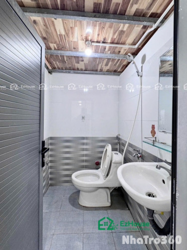 Phòng gác cao 2m ngay hoà bình có sẵn nội thất