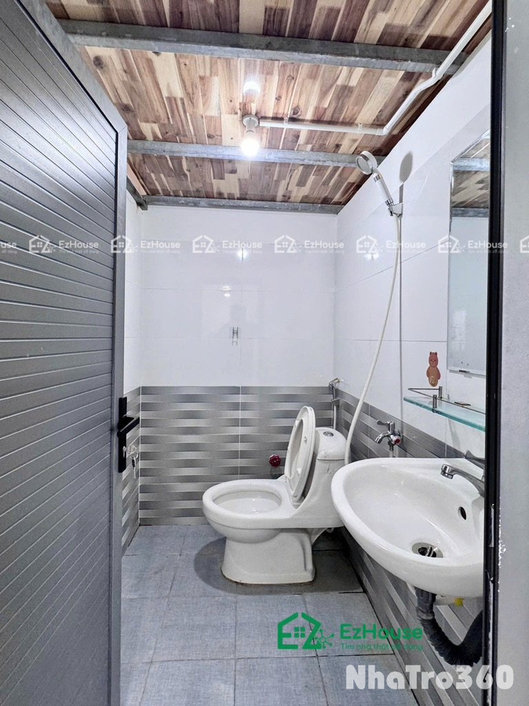 Phòng gác cao 2m ngay hoà bình có sẵn nội thất