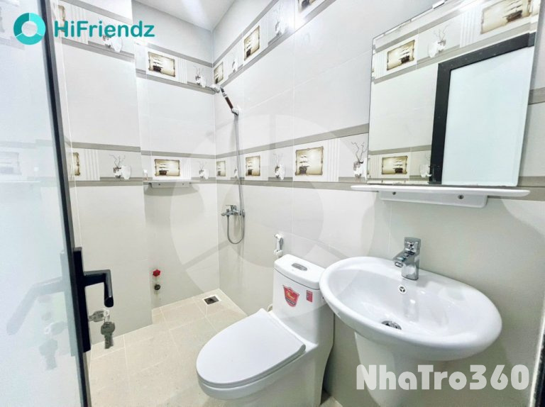 PHÒNG TRON ĐẸP RỘNG RÃI CHO 2 NGƯỜI GIỜ GIẤC TỰ DO