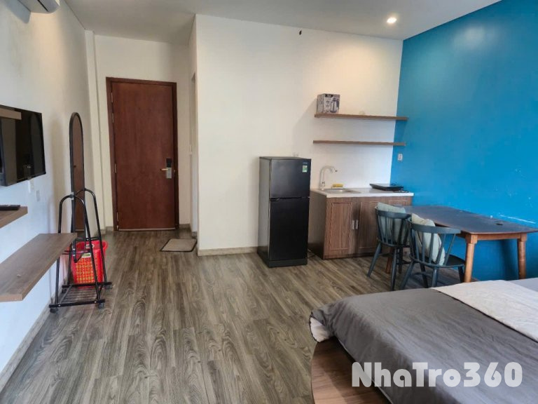 Căn hộ Quận 3, ánh sáng ngập phòng, đầy đủ NT