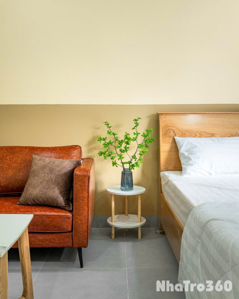 Căn hộ tách bếp ngay trung tâm quận 1, cửa sổ lớn, gần công viên Lê Văn Tám