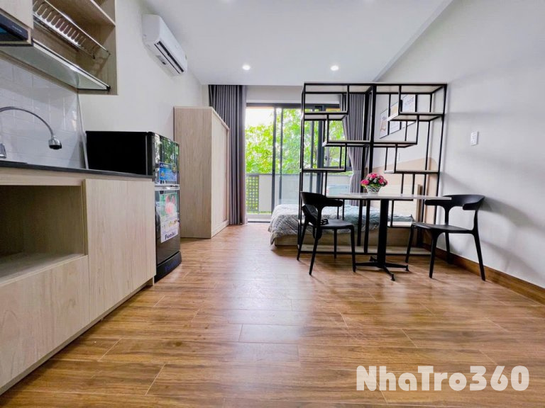 Cho Thuê Căn Hộ Studio Có Ban Công Và Cửa Sổ Lớn