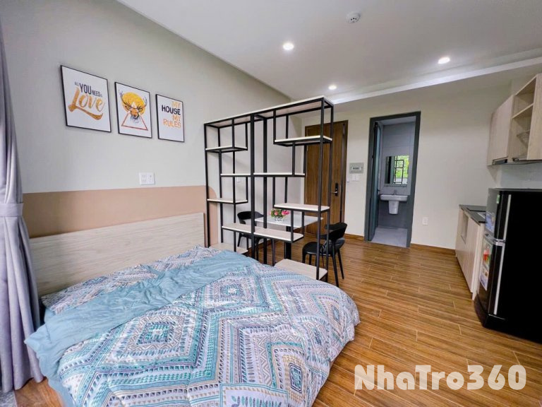 Cho Thuê Căn Hộ Studio Có Ban Công Và Cửa Sổ Lớn