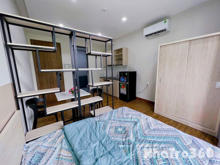 Cho Thuê Căn Hộ Studio Có Ban Công Và Cửa Sổ Lớn