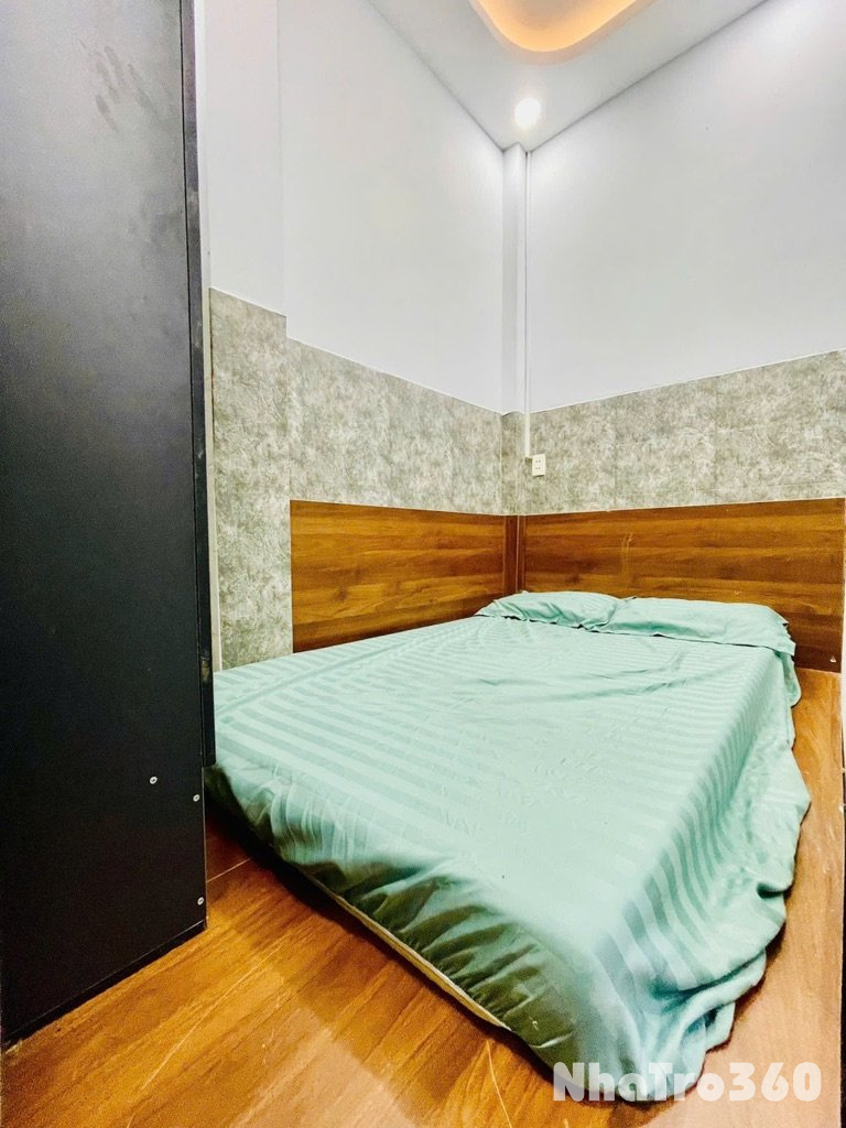 2 Phòng Ngủ có sân nhỏ sau nhà đầy đủ nội thất