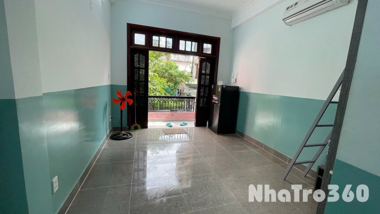 Cho thuê căn hộ duplex (gác), Q1, đường Tô Hiến Thành, gần Huflit, ĐH Bách Khoa, ĐH Y Khoa PNT