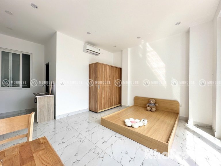Cho Thuê Căn Hộ Studio Có Ban Công Lớn Rộng Rãi