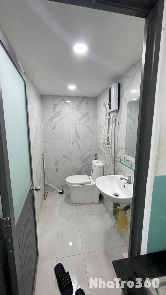 Cho thuê căn hộ duplex (gác), Q1, đường Tô Hiến Thành, gần Huflit, ĐH Bách Khoa, ĐH Y Khoa PNT