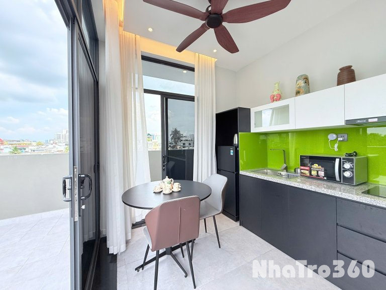 Căn hộ mới ngay trung tâm quận 4, bancol lớn đón nắng, gần Đại học Luật, Nguyễn Tất Thành