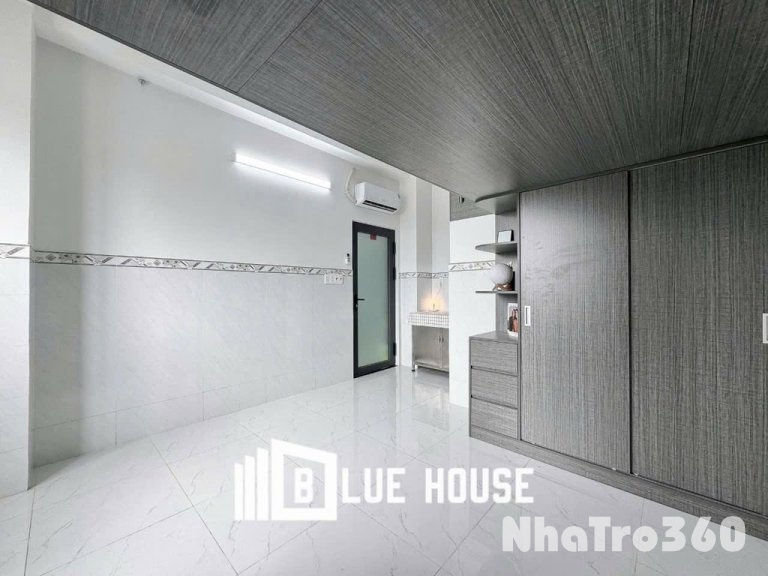 Phòng Gác Cửa Sổ Ko Giới Hạn Người Ở ĐH Văn Hiến