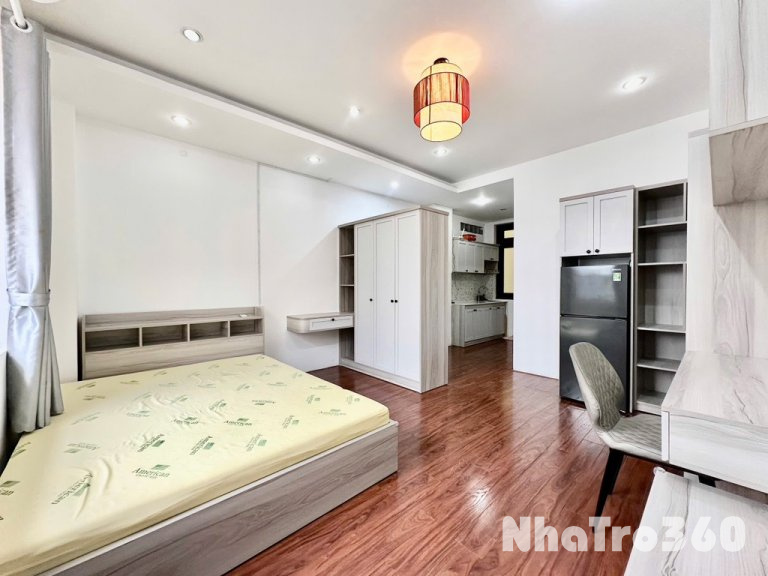 Cho thuê căn hộ Studio Q10 tách bếp, cửa sổ lớn