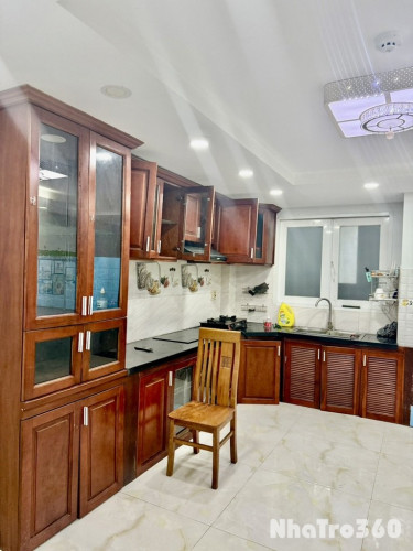 Phòng tầng trệt  , khu đông dân cư