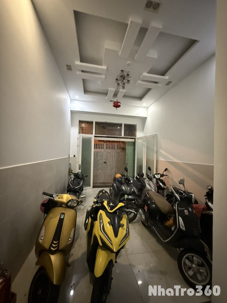 Phòng tầng trệt  , khu đông dân cư