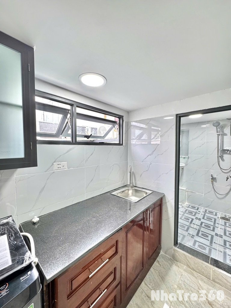 DUPLEX CỬA SỔ CÓ MGR GẦN ĐH VĂN HIẾN TÂN BÌNH