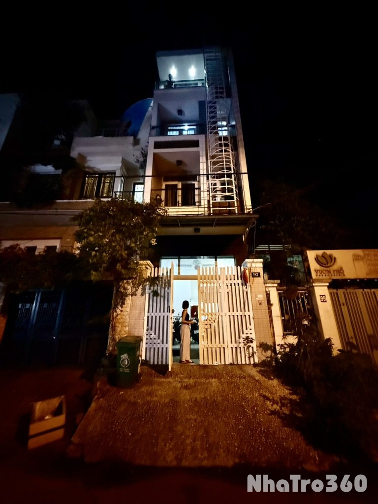 Phòng tầng trệt  , khu đông dân cư