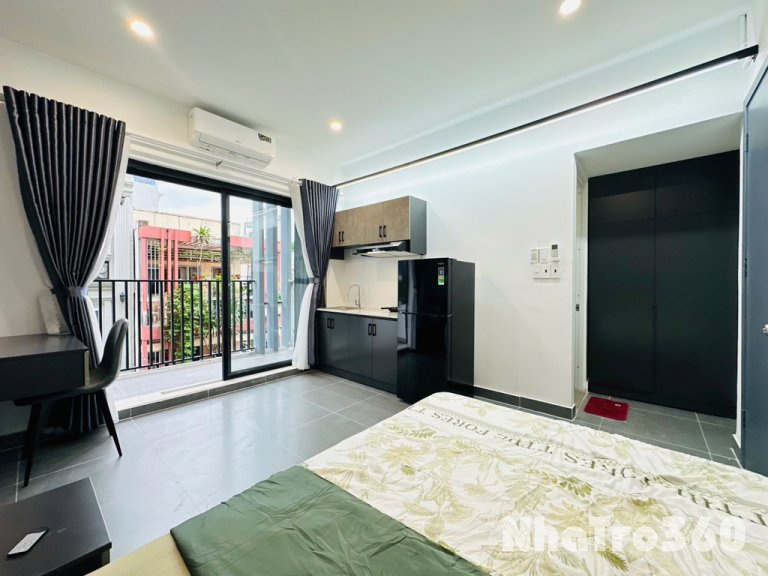 Studio Rộng Rãi, Ban Công Thoáng Mát