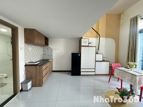 Duplex ban công, Fnt, gần Lotte, Tdtu, thoáng, mát, q1,4,8 trong 5p