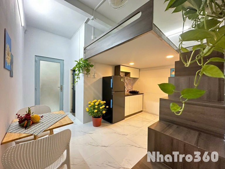 Cho thuê căn hộ Duplex Q10 cửa sổ đón gió