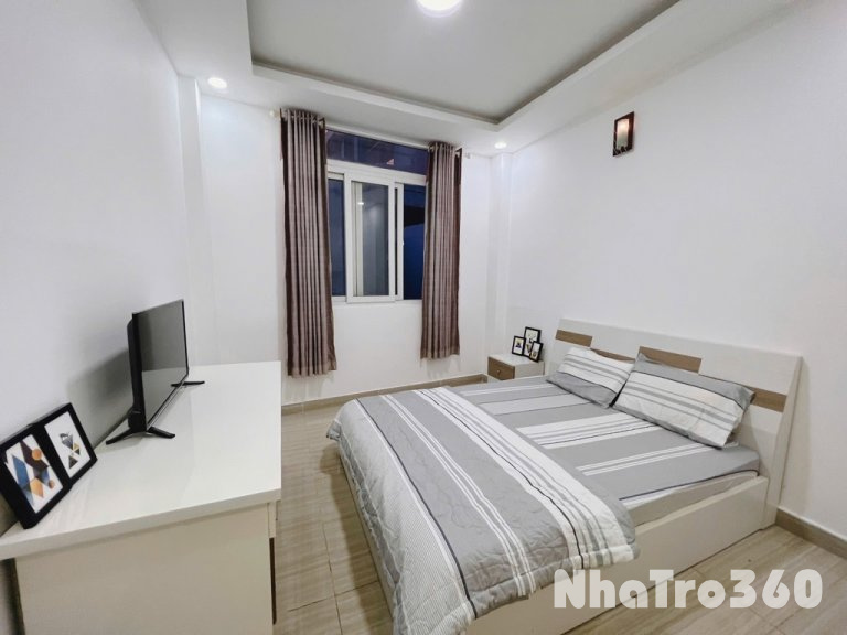 Studio full nội thất, cửa sổ, tự do, tủ lạnh