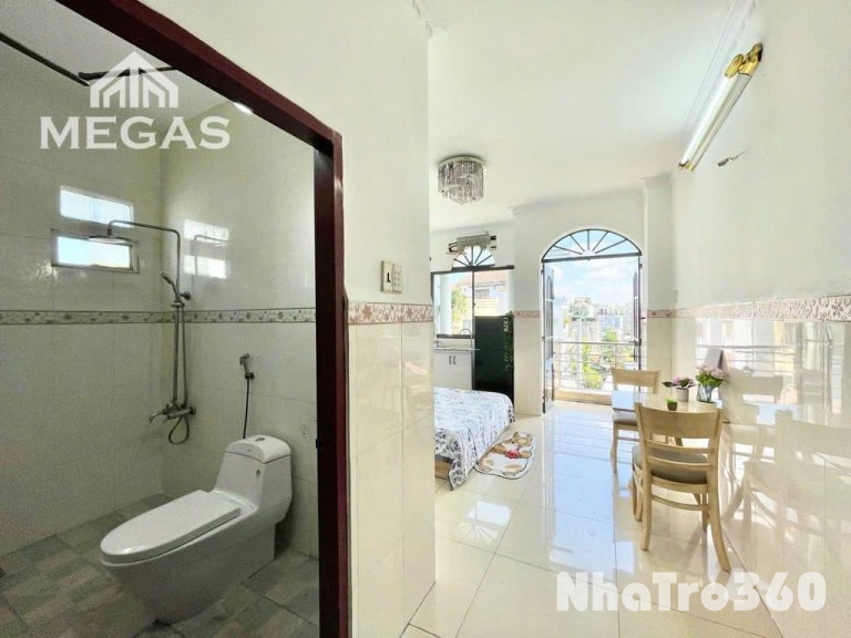 FULL NT BAN CÔNG FREE XE QUA VHU HUIT 10P HOI NÈỀ