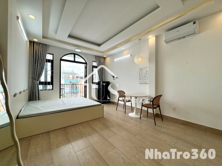 Cho thuê chdv 1PN tách bếp Ban công