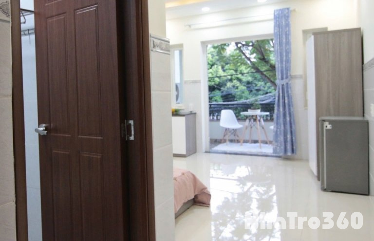 Full nội thất, bancol, tự do, thang máy