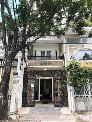 Full nội thất, bancol, tự do, thang máy