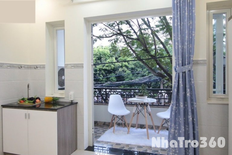 Full nội thất, bancol, tự do, thang máy