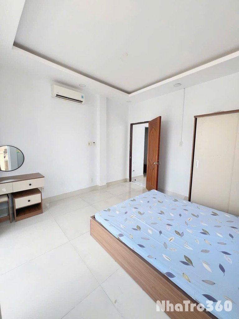 PHÒNG TRỌ CÓ BAN CÔNG, TÁCH BẾP NGAY QUẬN 10