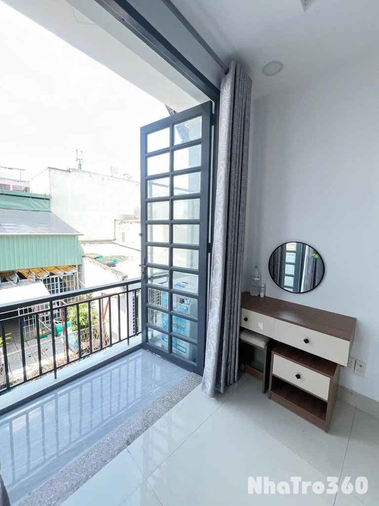 PHÒNG TRỌ CÓ BAN CÔNG, TÁCH BẾP NGAY QUẬN 10