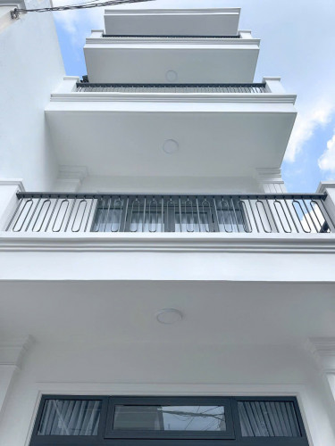 CHO THUÊ VILLA CAO CẤP 6 PHÒNG NGỦ HUỲNH THÚC KHÁNG PHƯỜNG 4