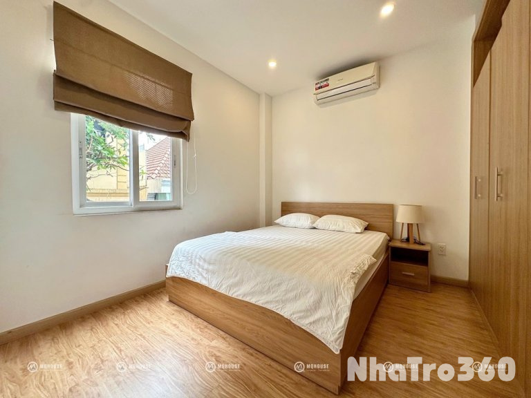 Căn Hộ 2 Phòng Ngủ, Ban Công Thoáng, Gần Sân Bay