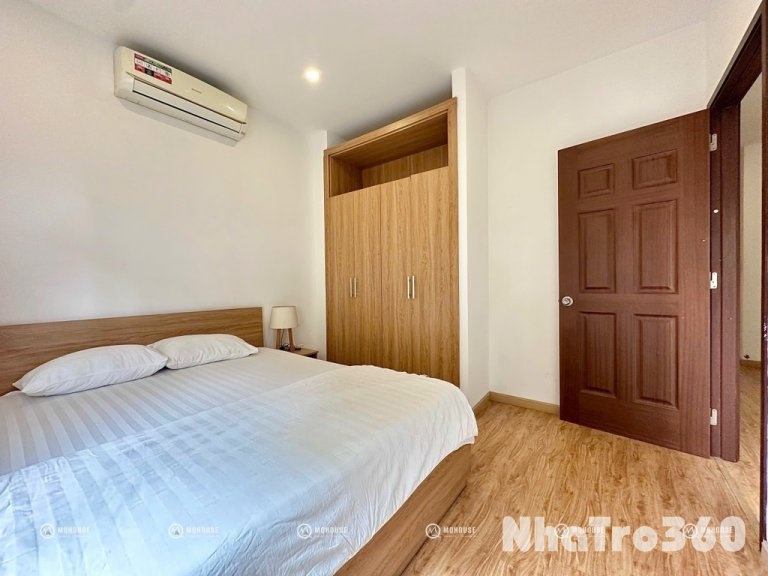 Căn Hộ 2 Phòng Ngủ, Ban Công Thoáng, Gần Sân Bay