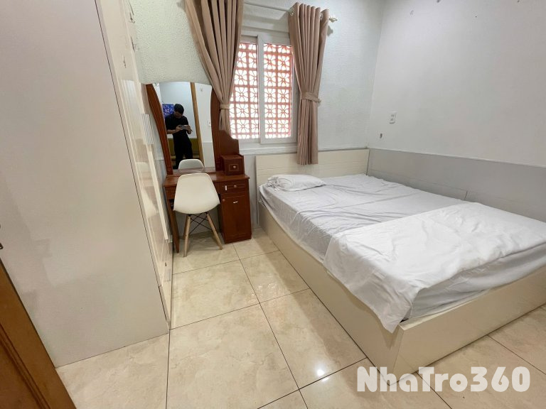 Cho thuê căn hộ 1PN, Q1, đường Tôn Thất Thuyết, gần ĐH Luật, ĐH Nguyễn Tất Thành, Chợ Xóm Chiếu