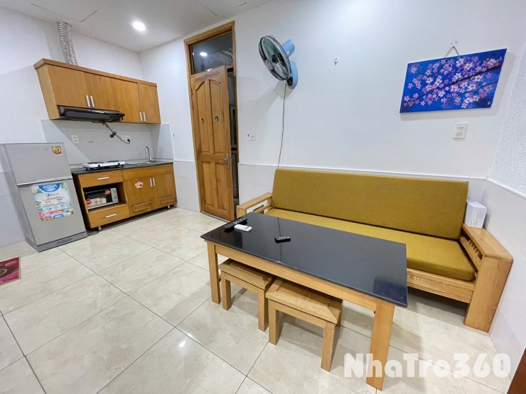 Cho thuê căn hộ 1PN, Q1, đường Tôn Thất Thuyết, gần ĐH Luật, ĐH Nguyễn Tất Thành, Chợ Xóm Chiếu