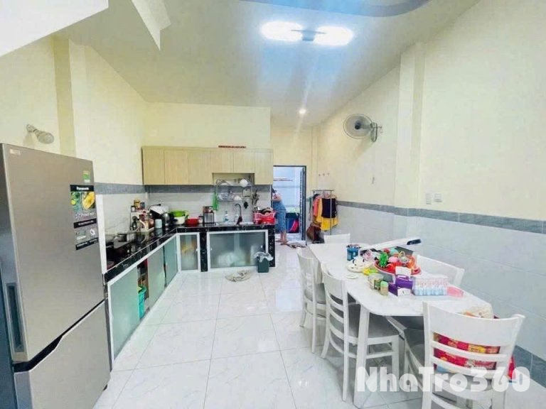 Cho thuê nhà 8tr có 3 phòng thạnh lộc 15