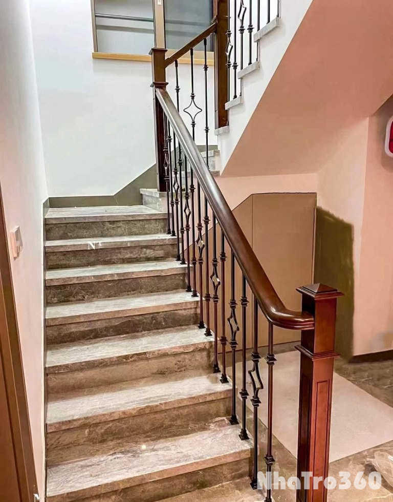 Tôi cho thuê nhà hai cửa đi, mới, Trúc Bạch; vỉa hè 100m2* 4T- 30 Tr