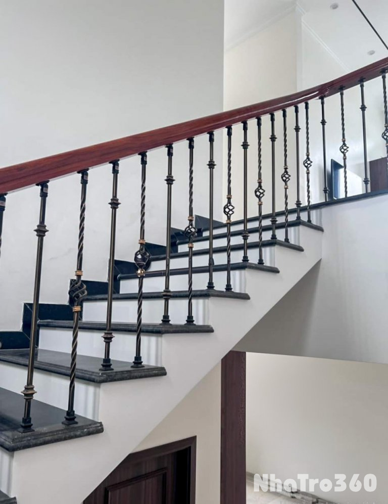 Nhà tôi cho thuê nhà mới, lô góc, 113m2_ 4T; vỉa hè, Giảng Võ-45 Tr