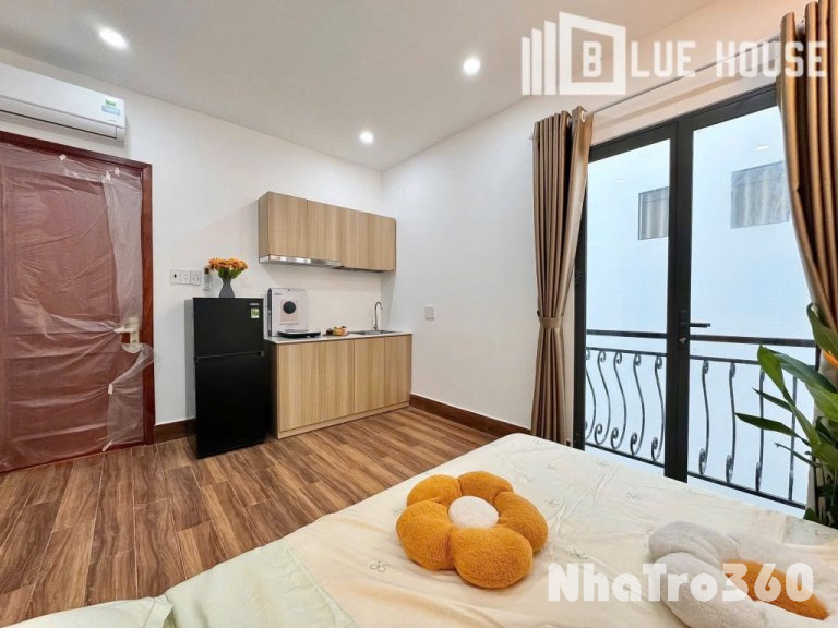 Căn hộ ban công giếng trời gần BV Thống Nhất