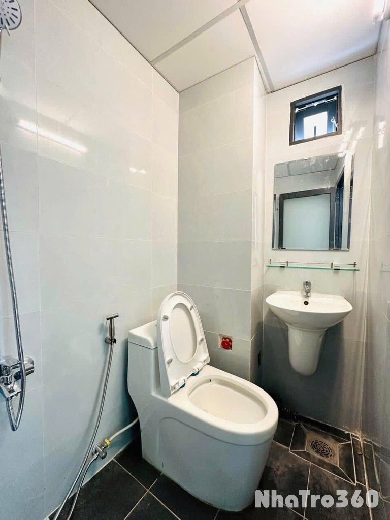 🔥Cho thuê phòng trọ Q10 tách bếp ban công lớn